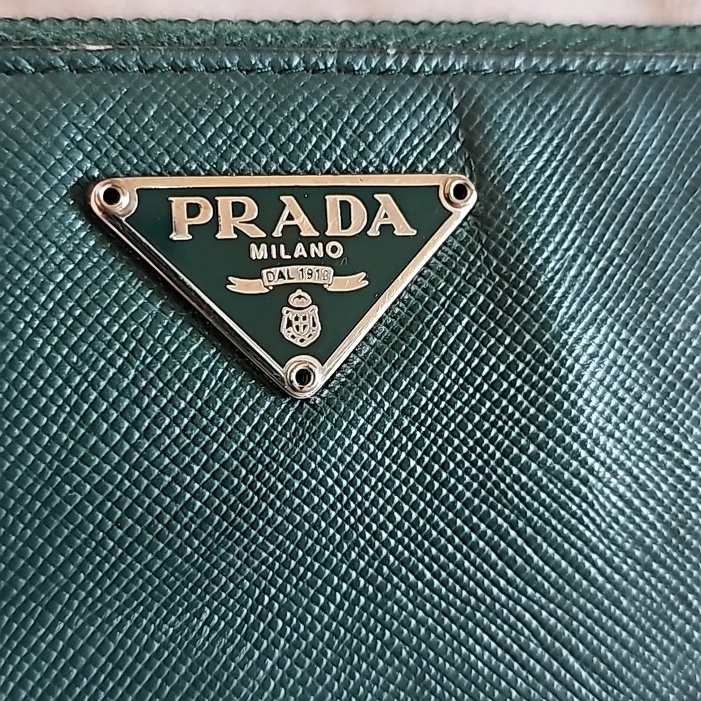 PRADA WALLET - Picture 2 of 15
